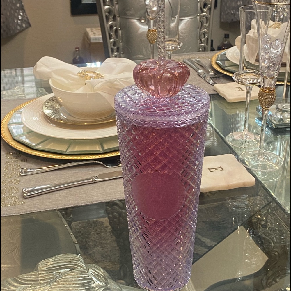 Starbucks Venti Size ombré cup comes straw and topper brand new never used